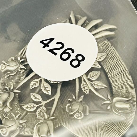 Vintage JJ Brooch Jonette Pewter Heart Rose Bouquet 1990s Mother’s Day 4268 - Picture 6 of 6